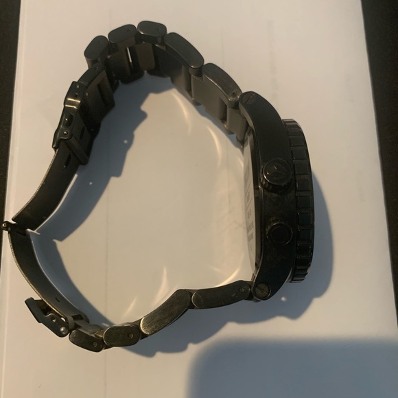 Black Nixon 51-30 Watch black on black with metal bracelet